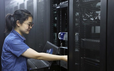 巡檢機(jī)房守安全，信息服務(wù)保發(fā)展——記信息安全技術(shù)員紀(jì)妙的日常工作